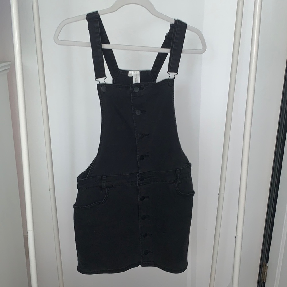 Black skirt overall